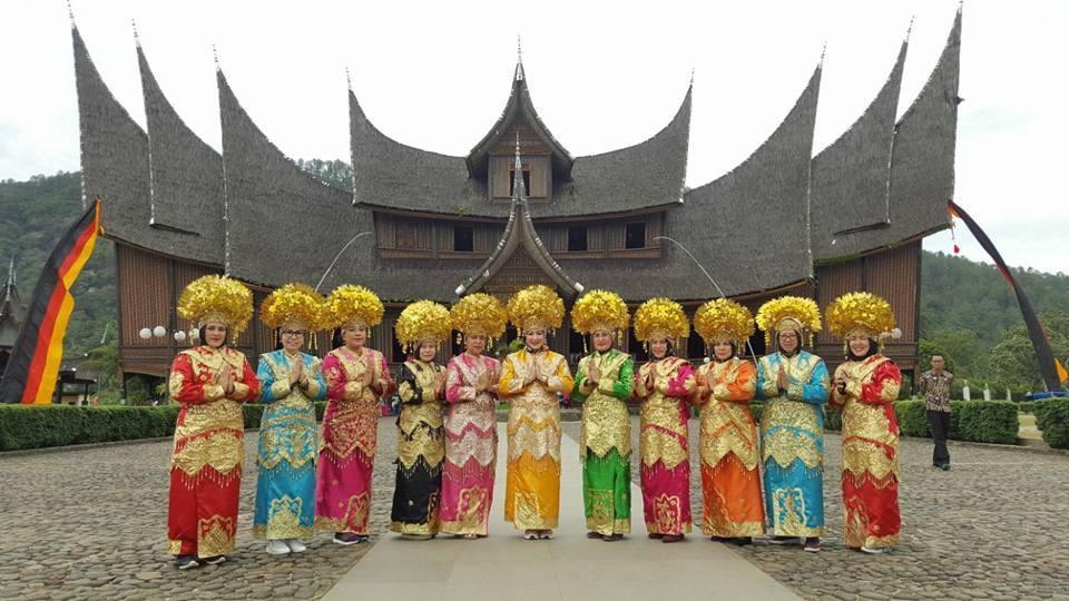 Rumah Pakankamihブキティンギ エクステリア 写真